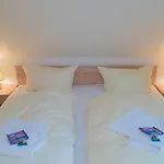 Ferienhus Baabe Ferienwohnung 01 Mit Gratis Nutzung Vom Ahoi Erlebnisbad Und Sauna In Sellin 아파트