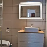 Ferienhus Baabe Ferienwohnung 01 Mit Gratis Nutzung Vom Ahoi Erlebnisbad Und Sauna In Sellin 아파트 *