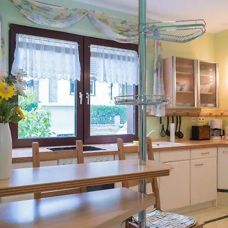 Апартаменты Ferienhus 01 Mit Gratis Nutzung Vom Ahoi Erlebnisbad Und Sauna In Sellin Бабе