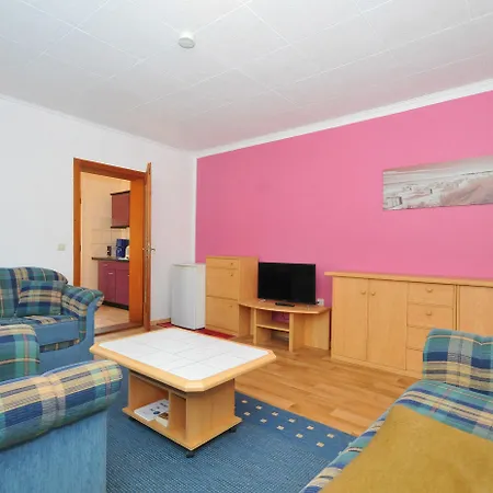 Ferienhus Baabe Ferienwohnung 01 Mit Gratis Nutzung Vom Ahoi Erlebnisbad Und Sauna In Sellin Baabe