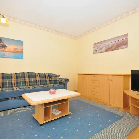 Apartment Ferienhus Baabe Ferienwohnung 01 Mit Gratis Nutzung Vom Ahoi Erlebnisbad Und Sauna In Sellin