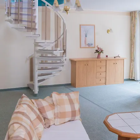 Ferienhus Baabe Ferienwohnung 01 Mit Gratis Nutzung Vom Ahoi Erlebnisbad Und Sauna In Sellin Baabe