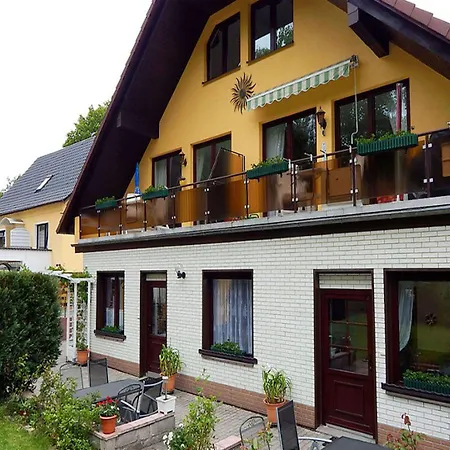 Apartment Ferienhus Baabe Ferienwohnung 01 Mit Gratis Nutzung Vom Ahoi Erlebnisbad Und Sauna In Sellin Baabe