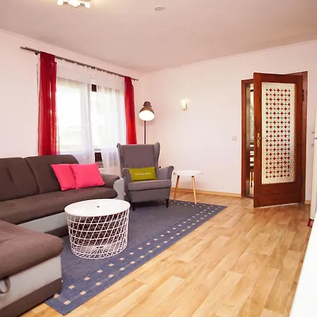 Апартаменты Ferienhus 01 Mit Gratis Nutzung Vom Ahoi Erlebnisbad Und Sauna In Sellin