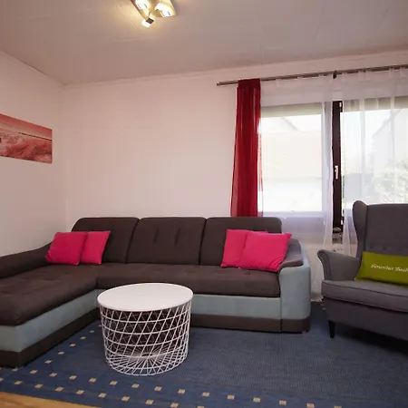 Ferienhus Baabe Ferienwohnung 01 Mit Gratis Nutzung Vom Ahoi Erlebnisbad Und Sauna In Sellin Apartment