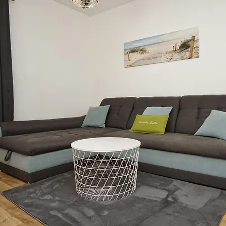 Ferienhus Baabe Ferienwohnung 01 Mit Gratis Nutzung Vom Ahoi Erlebnisbad Und Sauna In Sellin 아파트 바베