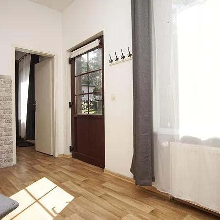 Ferienhus Baabe Ferienwohnung 01 Mit Gratis Nutzung Vom Ahoi Erlebnisbad Und Sauna In Sellin 아파트 *
