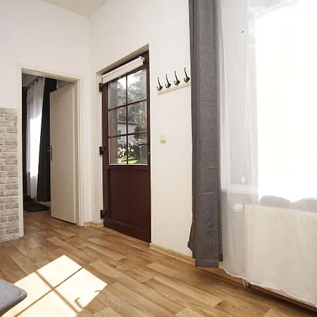 Apartamento Ferienhus 01 Mit Gratis Nutzung Vom Ahoi Erlebnisbad Und Sauna In Sellin Baabe