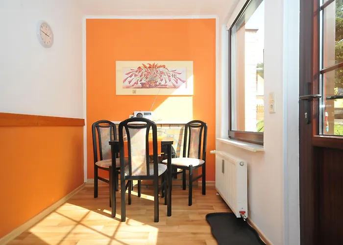 Appartement Ferienhus 01 Mit Gratis Nutzung Vom Ahoi Erlebnisbad Und Sauna In Sellin Baabe